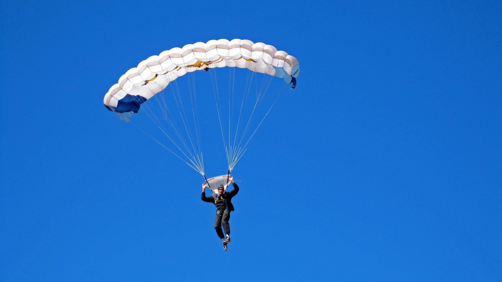 温斯坦决赛数据解析：前半程控制得当，温斯坦公司