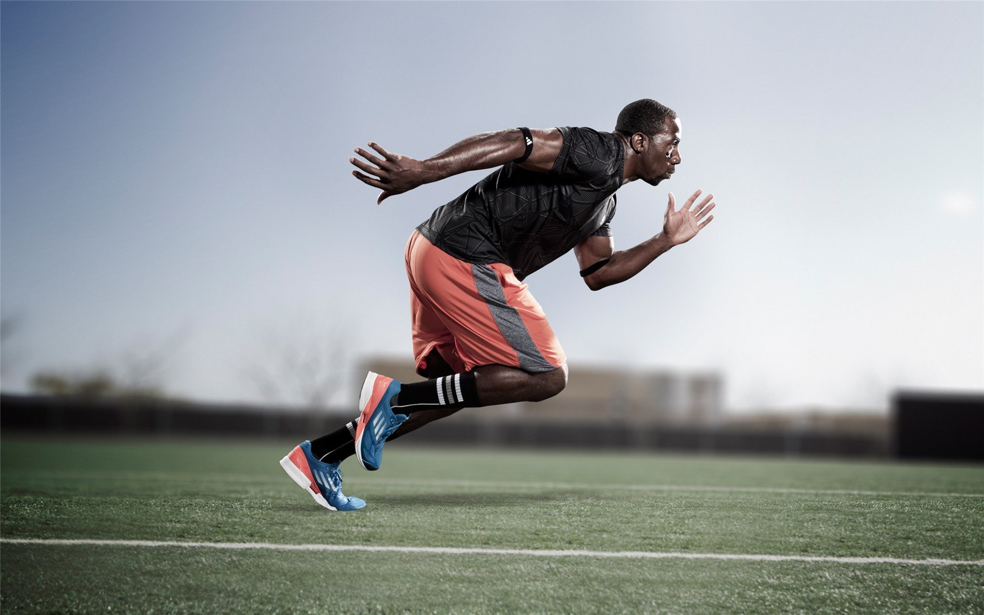 爱游戏体育入口-瑞·弗兰：用强大的爆发力和敏捷的跑动让对手防不胜防，瑞弗兰价格对比